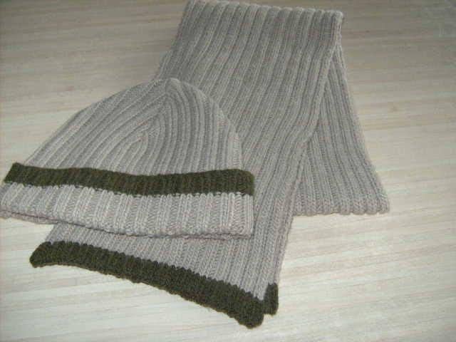 Sjaal en Muts Farfelu   en   Sjaal en Muts Kiekeboe;, Kinderen en Baby's, Kinderkleding | Mutsen, Sjaals en Handschoenen, Zo goed als nieuw