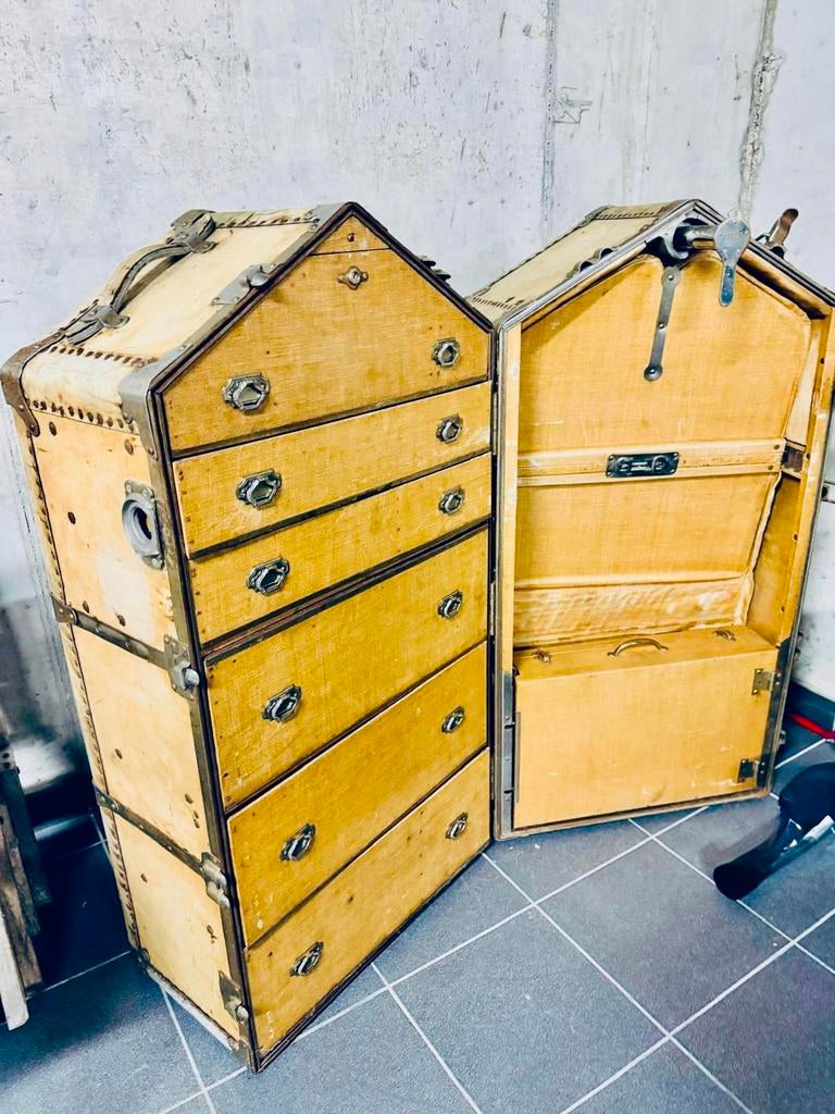 Malle Wiltshire, Enlèvement