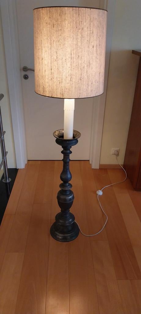 Antieke kandelaar in tin, Ophalen