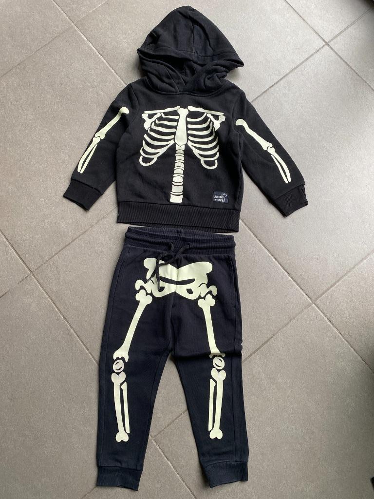 HALLOWEEN Jogging Black Skeleton 98 - brille dans le noir, Garçon ou Fille, C&A, Enlèvement ou Envoi, Ensemble