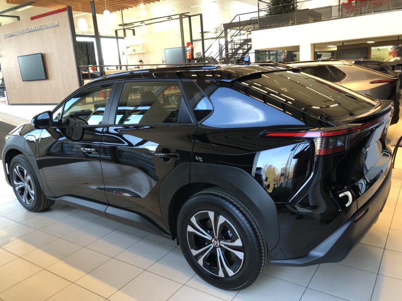 Toyota bZ4X Dynamic, Auto's, Zwart, 5 deurs, BZ4X, Stadsauto