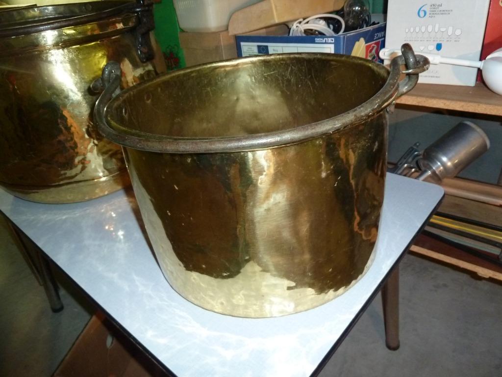 2 grandes bouilloires en cuivre spécialement traitées, Enlèvement