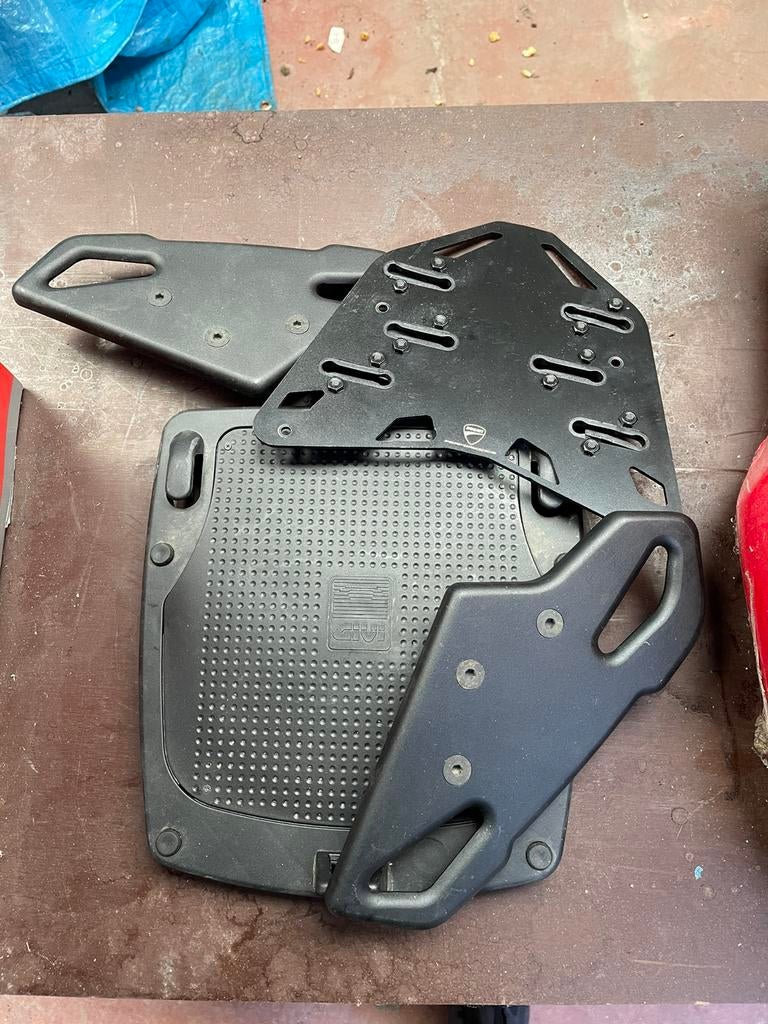 Givi Multistrada 1ste serie ondersteuningskit
