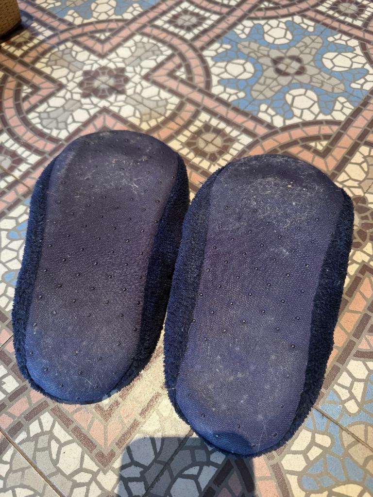 Chaussons à donner, Sans marque, Enlèvement, Pantoufles, Porté