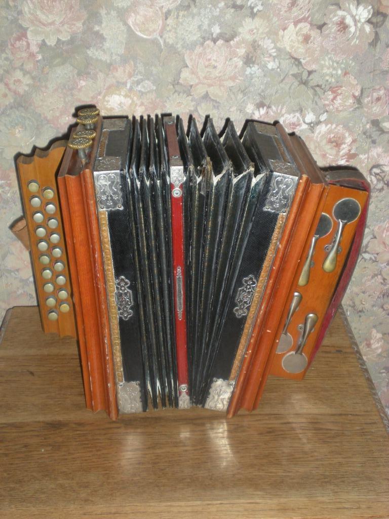 Accordeon, Muziek en Instrumenten, Accordeons, Gebruikt, Overige formaten, Met koffer, Knopaccordeon