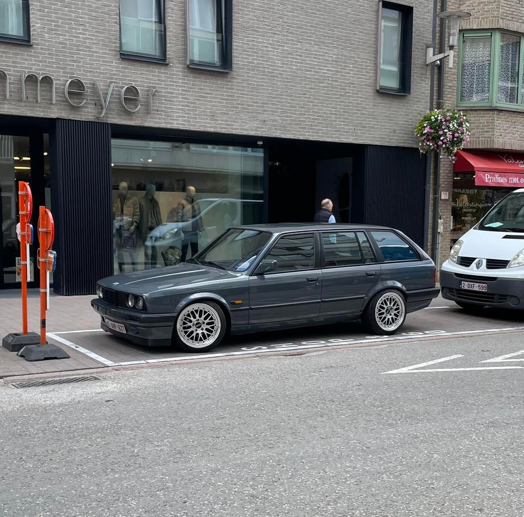 BMW E30 318i Touring — Reconstruction complète/KW V2/BBS LM, Autos, Argent ou Gris, Achat, Boîte manuelle, 5 portes