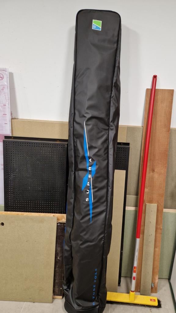 Poteau Preston Innovation à 6 tubes. Affaire, Enlèvement