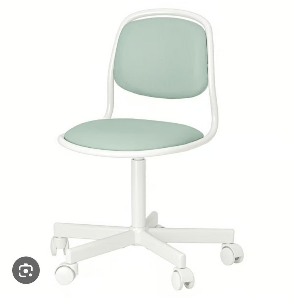 Chaise verte enfant avec roulettes