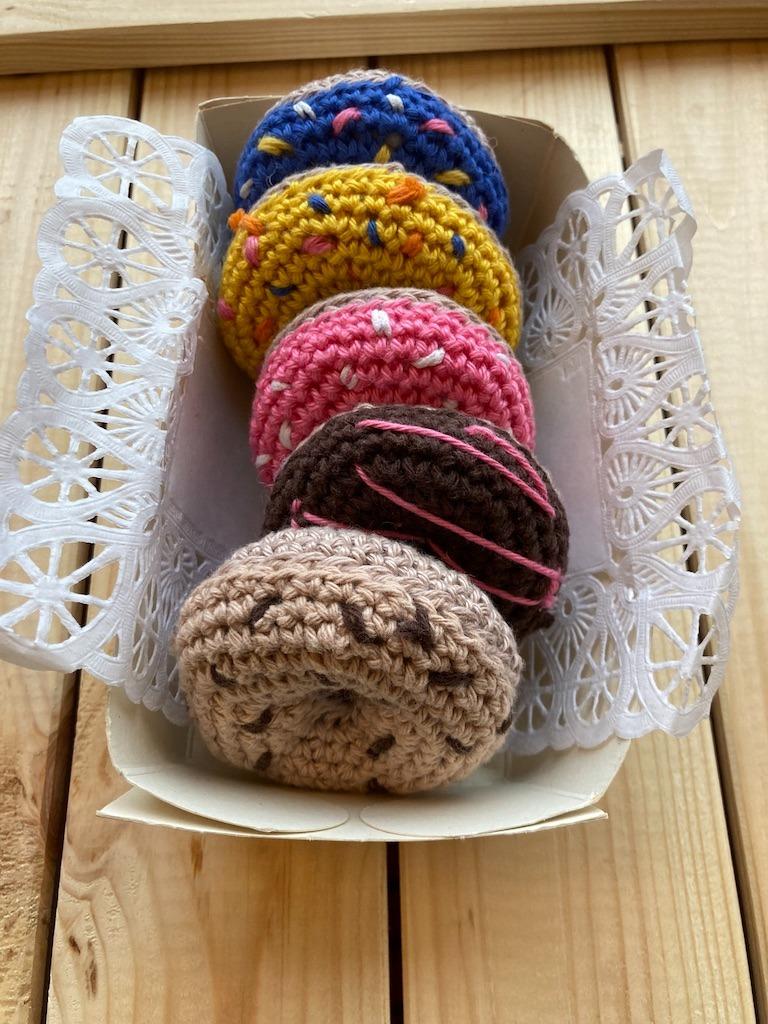 5 mini Donuts gehaakt van garen Veritas, Hobby en Vrije tijd, Breien en Haken, Ophalen of Verzenden, Nieuw, Haken, Overige typen