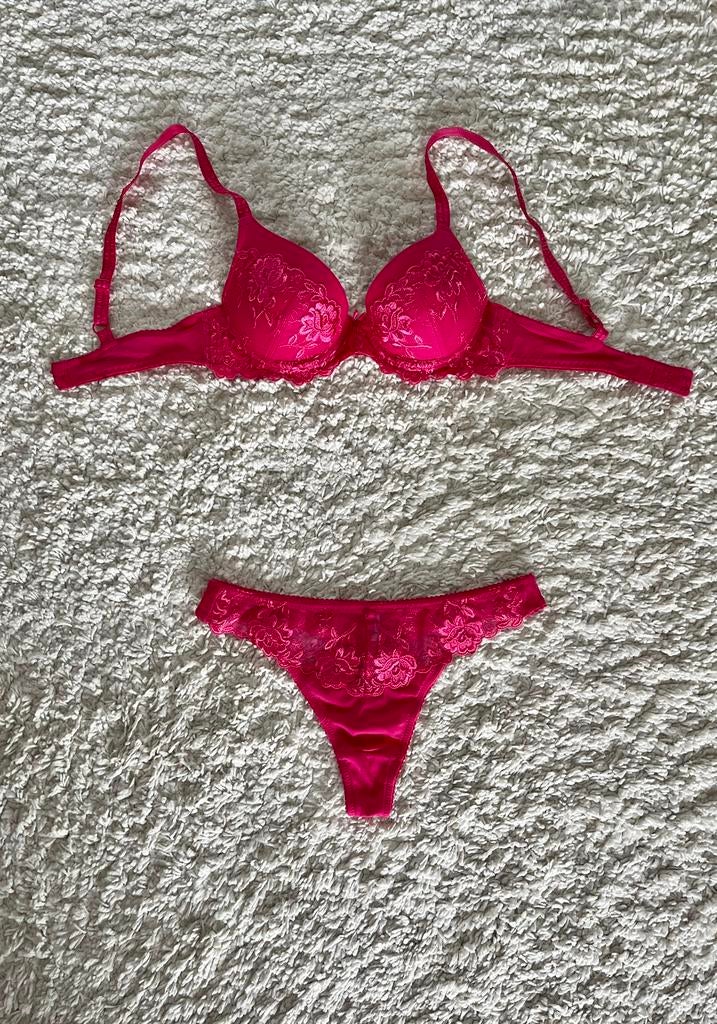 Lingerie set Triumph, Kleding | Dames, Triumph, Ophalen of Verzenden, Roze, Setje