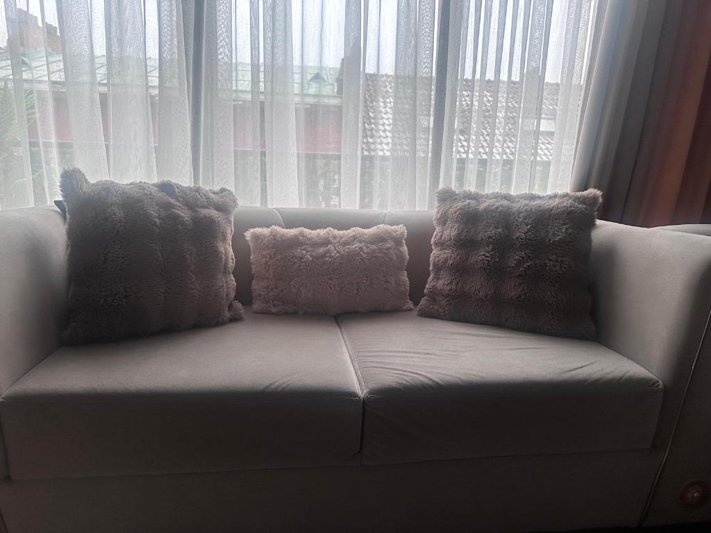 Woonkamer, Ophalen, 250 tot 300 cm, Zo goed als nieuw, Rechte bank