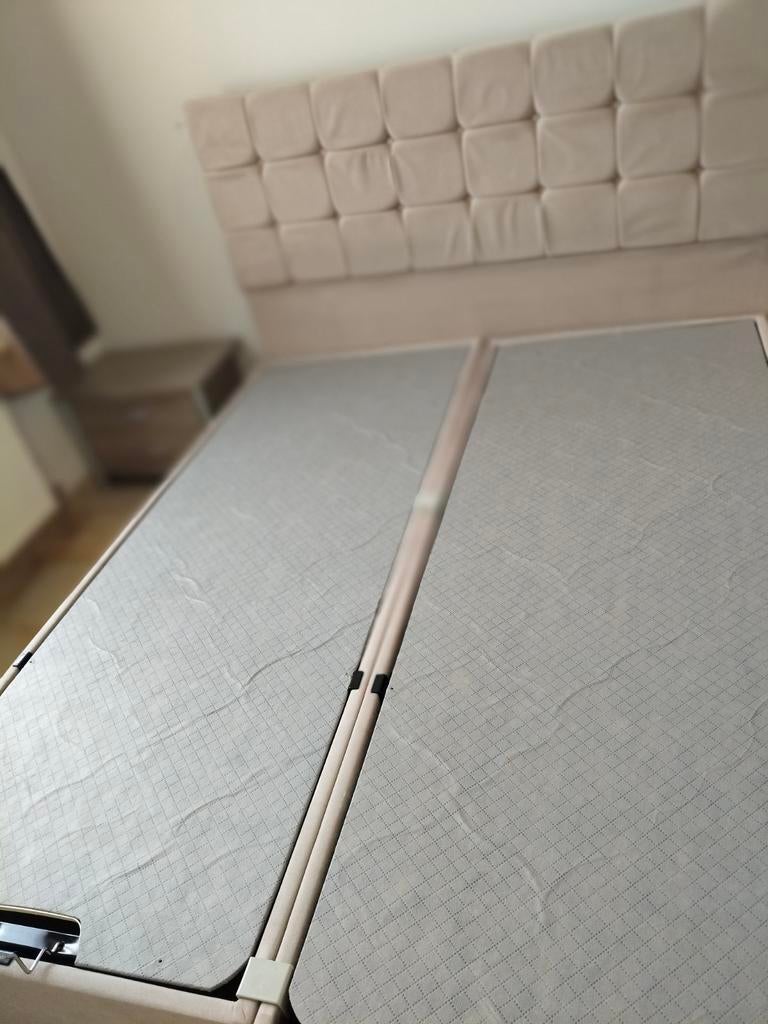 Lit 2 personnes avec coffre et deux commodes, Maison & Meubles, Chambre à coucher | Lits boxsprings, Enlèvement