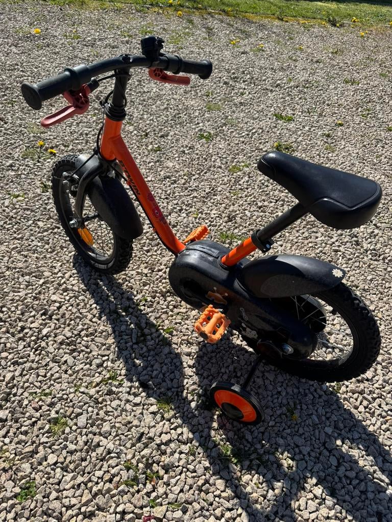 BTwin kinderfiets met steunwieltjes (3 tot 5 jaar), Fietsen en Brommers, Ophalen, Gebruikt, Minder dan 16 inch, Zijwieltjes