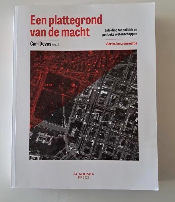 Carl Devos - Een plattegrond van de macht 2016, Boeken, Ophalen of Verzenden, Gelezen, Hoger Onderwijs, Carl Devos