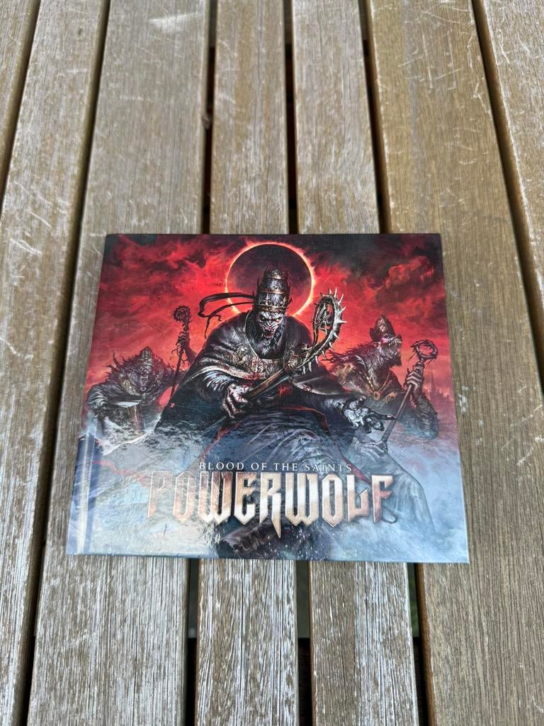 Cd powerwolf - blood of the saints - mediabook, Cd's en Dvd's, Cd's | Hardrock en Metal, Ophalen of Verzenden, Zo goed als nieuw
