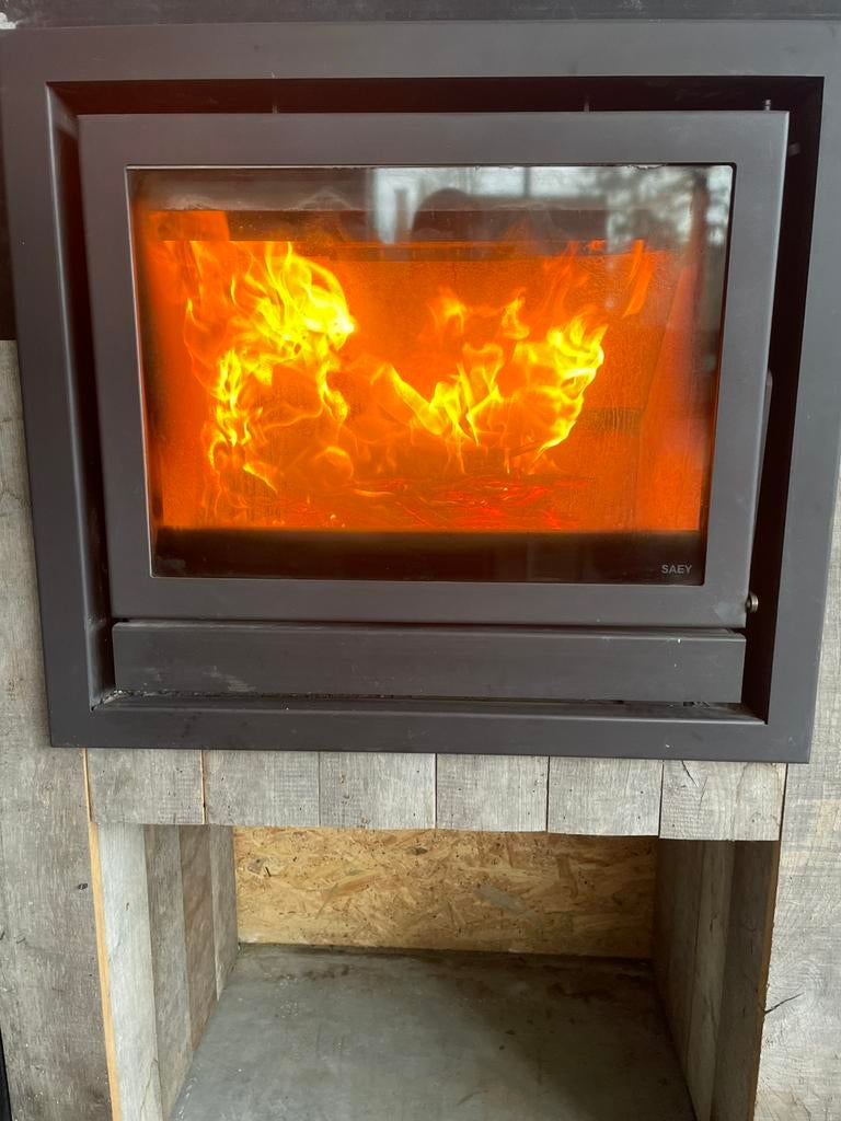 Houtkachel SAEY, Huis en Inrichting, Ophalen, Zo goed als nieuw