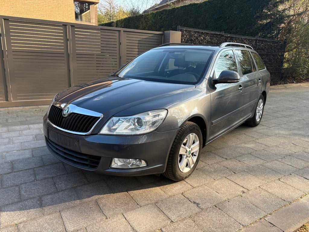 Skoda Octavia break 1.6 CR TDi premier propriétaire, Achat, Entreprise, Boîte manuelle, Entretenue par le concessionnaire