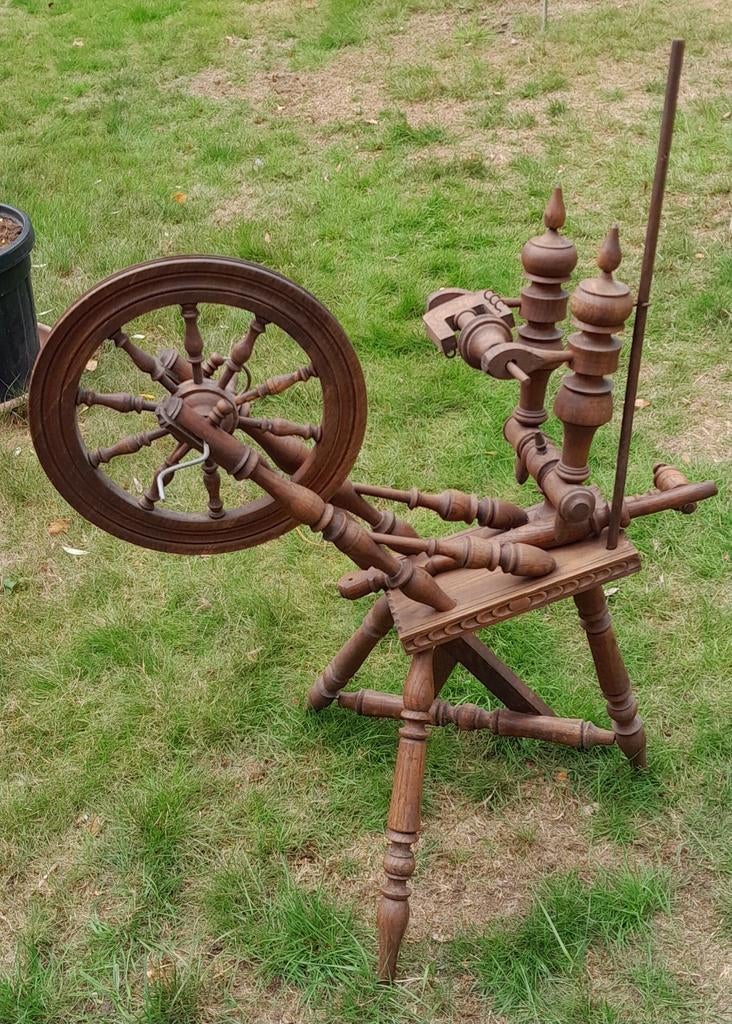 Prachtige houten spinnenwiel..., Hobby & Loisirs créatifs, Rouets & Filature, Enlèvement, Utilisé, Rouet