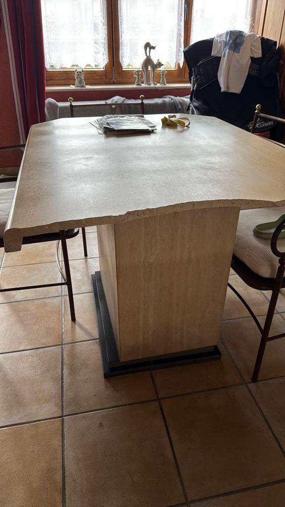 Kapotte tafel + marmeren voet, Huis en Inrichting, Tafels | Eettafels, Ophalen, Overige materialen, Minder dan 50 cm, Gebruikt