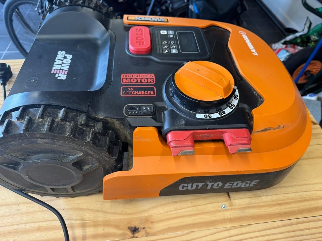 Robotmaaier Worx Landroid M700, Jardin & Terrasse, Tondeuses robotisées, Utilisé, Moins de 20 cm, Avec capteur de pluie, Contrôlable via l'application