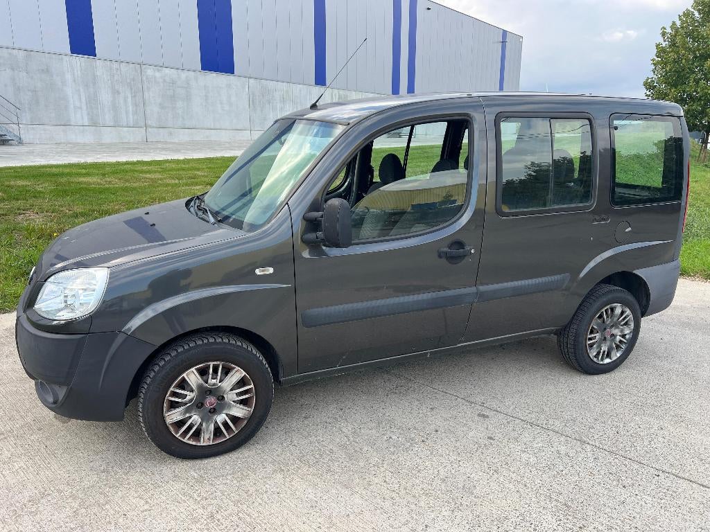 5 Place Fiat Doblo 1.4 Essence, Autos, Fiat, Achat, Doblo, Entreprise, Boîte manuelle
