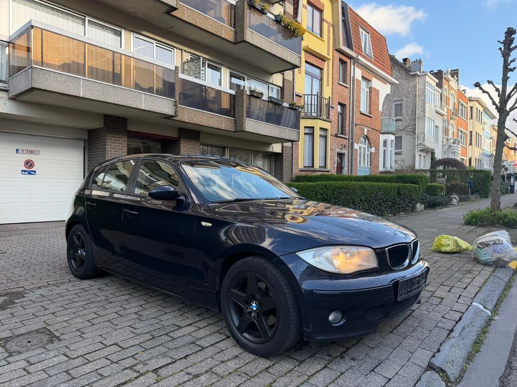 Bmw 118i essence pack sport toiy ouvrant gps clima, Autos, Achat, Boîte manuelle, 5 portes, Capteur de stationnement
