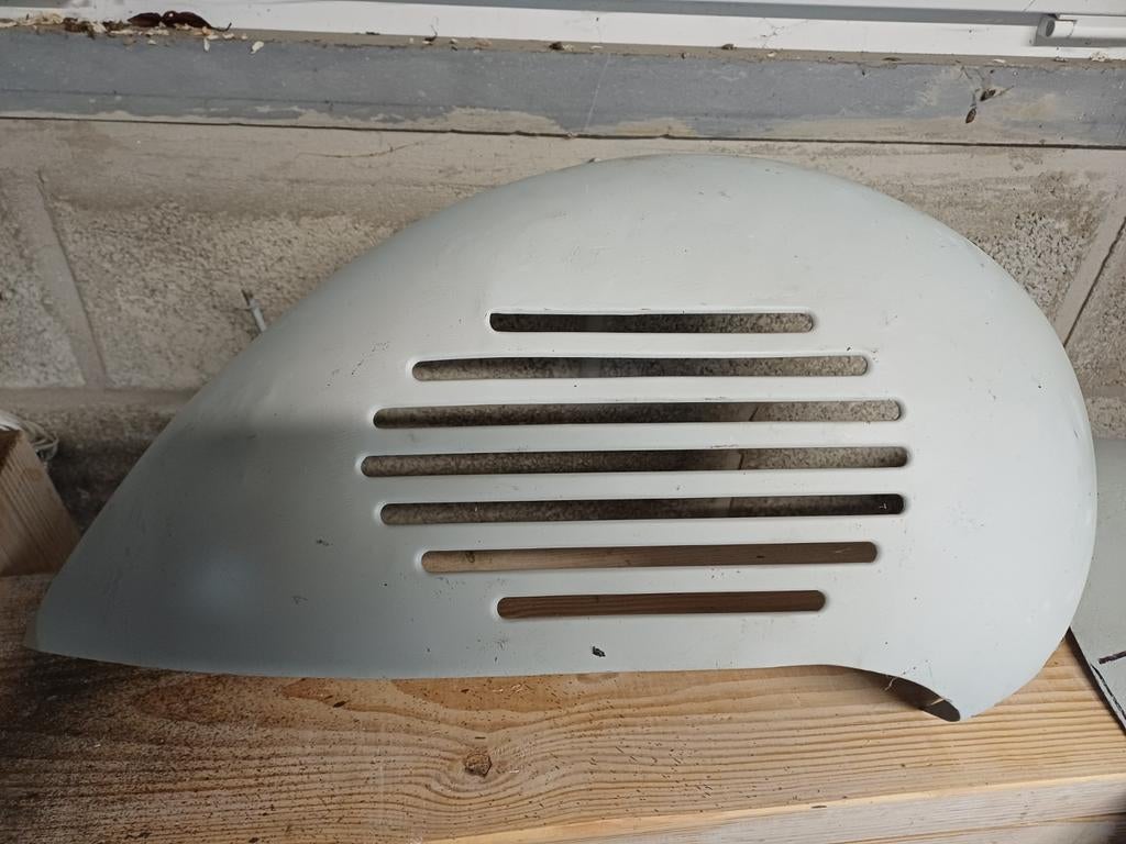 Faro basso, Garde-boue