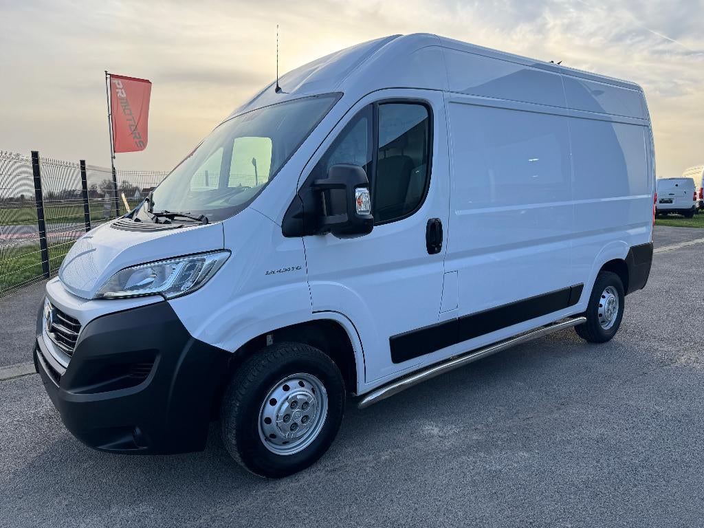 Fiat Ducato L2H2 1st eig ohboek 41.000 km airco camera gps, Auto's, Bestelwagens en Lichte vracht, Voorwielaandrijving, Stof, 1956 cc