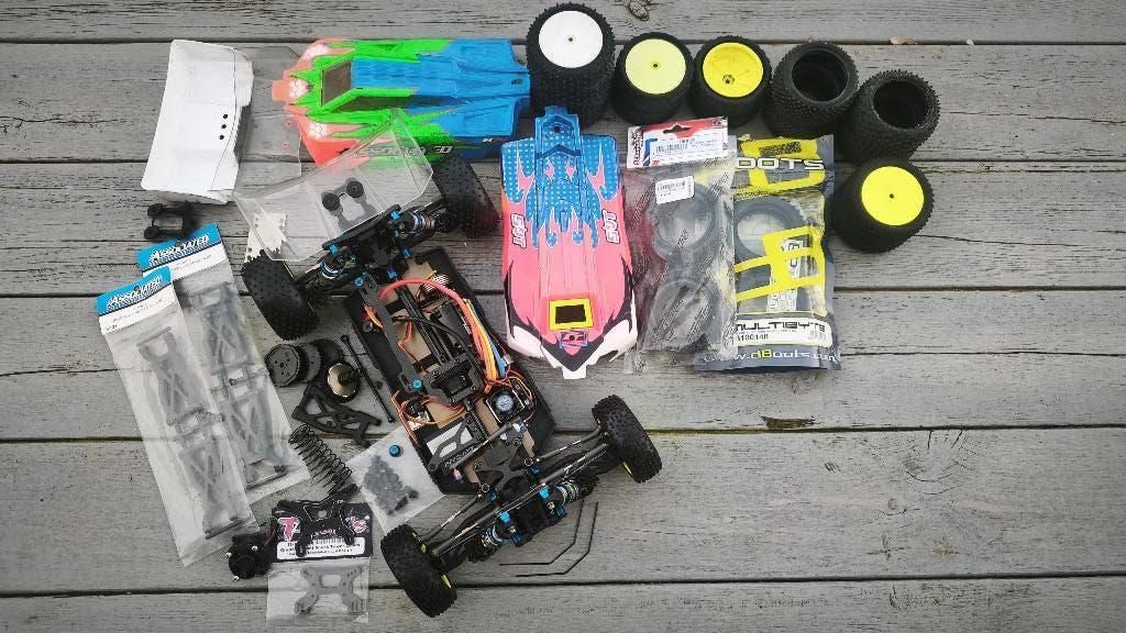 Team Associated B74 1/10 4WD + pièces + électronique, Échelle 1:10, Enlèvement ou Envoi, Voiture off road, Utilisé