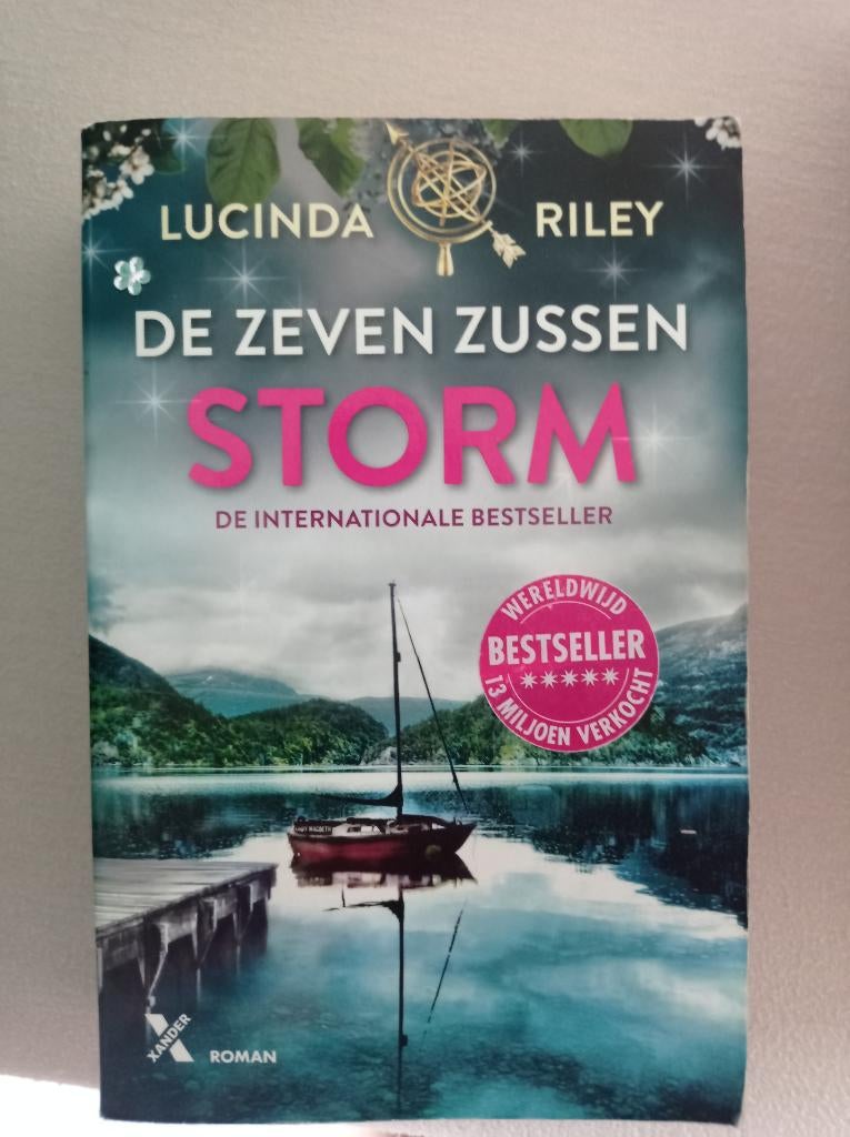 Boek de zeven zussen - storm, Boeken, Ophalen, Zo goed als nieuw