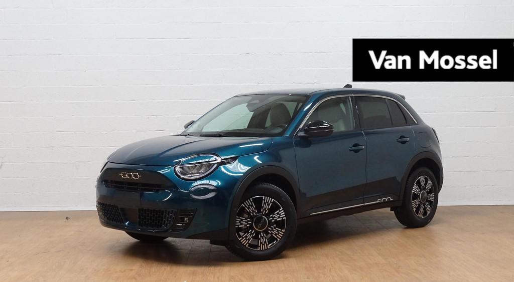 Fiat 600 1.2 Hybrid 145cv DCT La Prima, Stof, 110 g/km, 620 kg, https://public.car-pass.be/vhr/087abae6-b040-47f4-9891-2297419d8f29