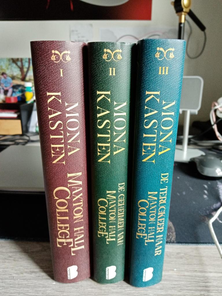 Maxton Hall College, alle 3 de delen., Boeken, Fantasy, Ophalen, Zo goed als nieuw, Mona kasten