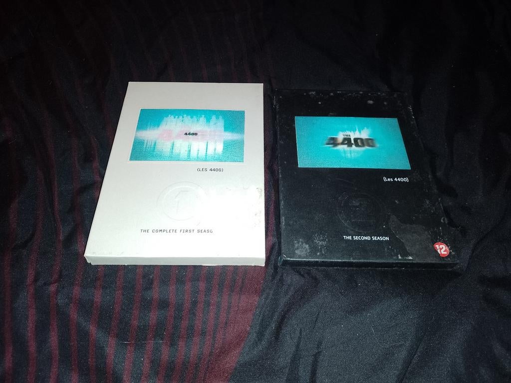 A vendre en coffrets DVD l'intégral de la série Les 4400, CD & DVD, Enlèvement ou Envoi, Coffret, Science-Fiction et Fantasy, Comme neuf