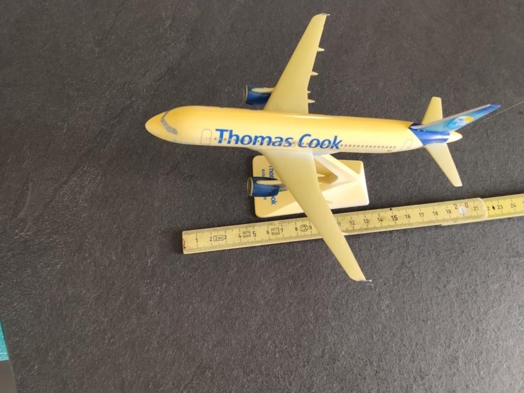 Thomas Cook-vliegtuig, Ophalen, Gebruikt, Schaalmodel