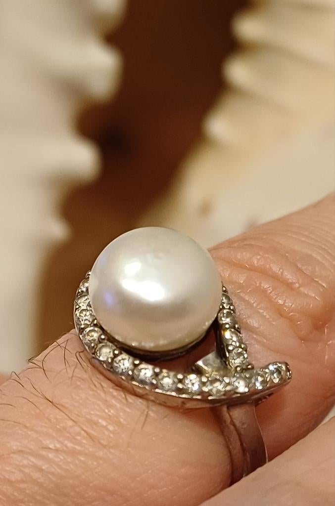 Bague en argent ornée d'une grosse perle, Enlèvement ou Envoi, Comme neuf, Argent, Argent