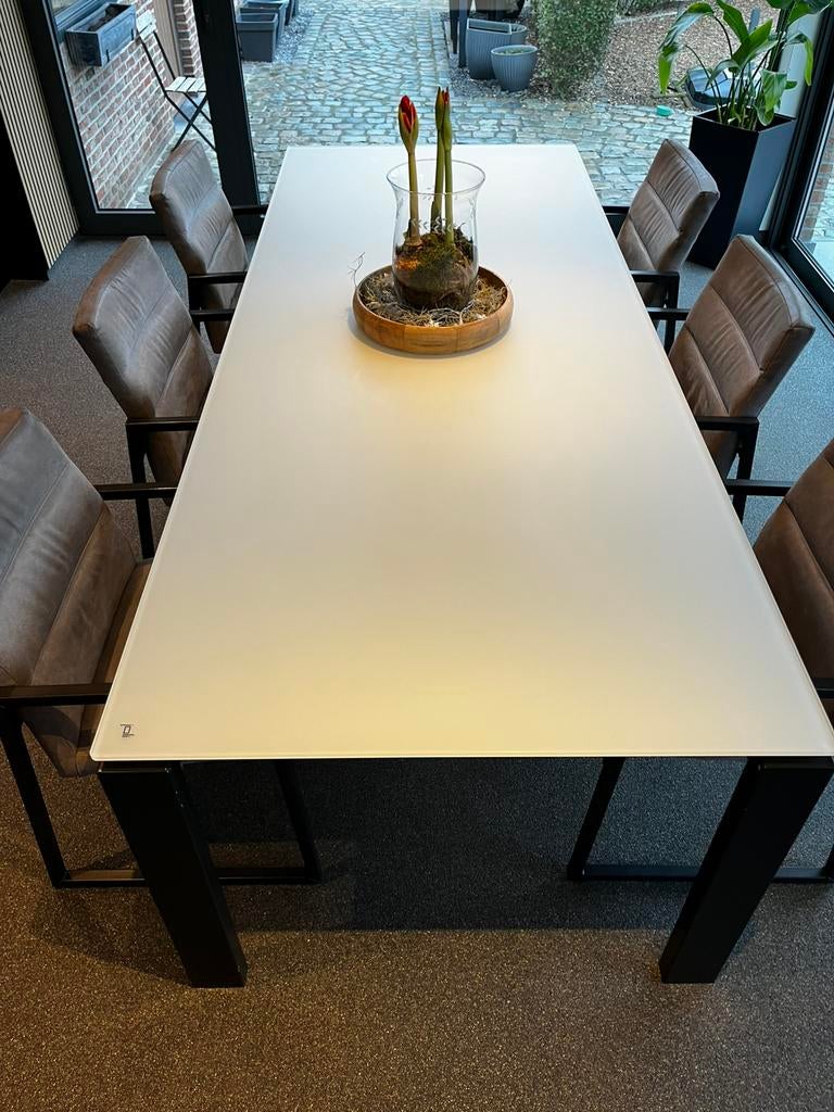 Tafel en stoelen merk tafel Joli, Ophalen, Zo goed als nieuw