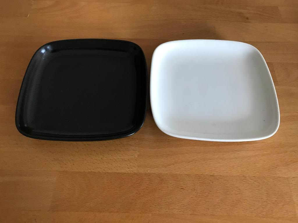 Assiettes carrées, Maison & Meubles, Enlèvement ou Envoi, Comme neuf, Autres styles, Assiettes(s)