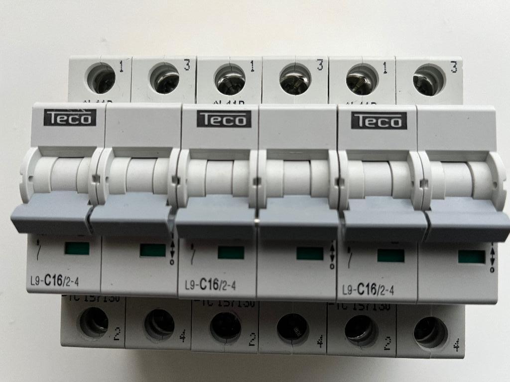 Automatic Teco 16 ampères (3 pièces), Bricolage & Construction, Enlèvement, Utilisé