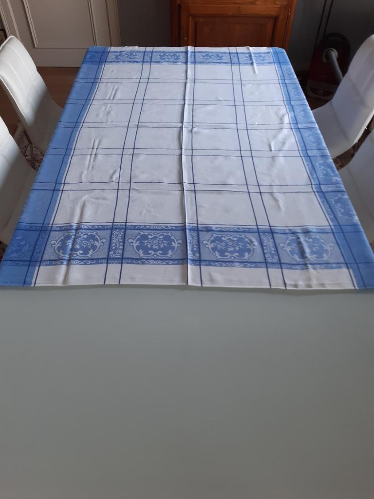 tafellaken, Ophalen of Verzenden, Zo goed als nieuw, Binnen