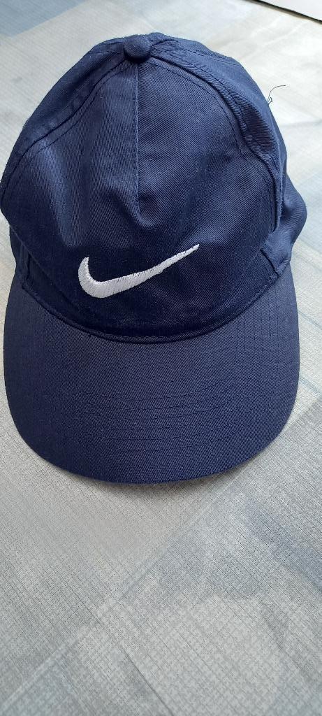 4 nieuwe petten per stuk 6 euro  Zie foto 's, Kleding | Heren, Hoeden en Petten, Nike, Nieuw, Pet, One size fits all