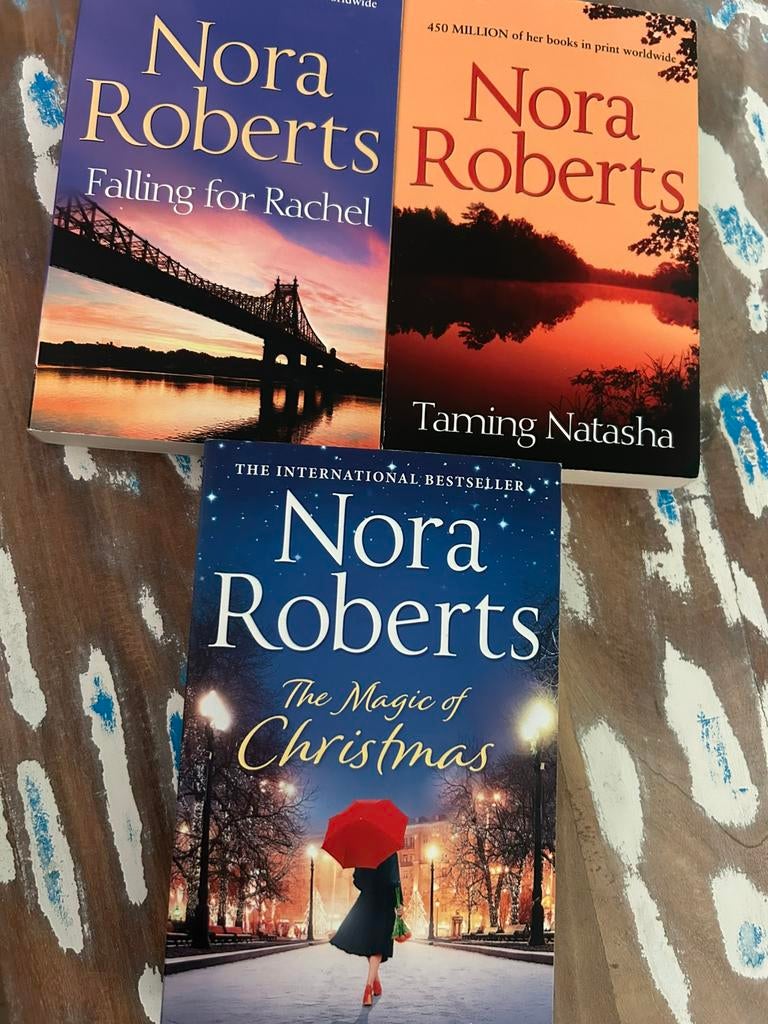 3 livres ENG Nora Roberts, Enlèvement, Comme neuf