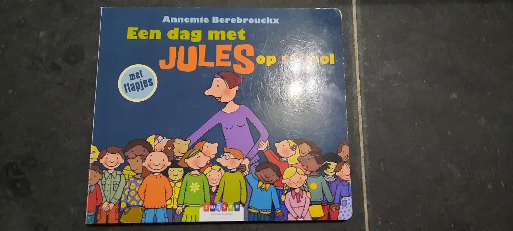 Boek een dag met jules op school, Ophalen of Verzenden, Gelezen
