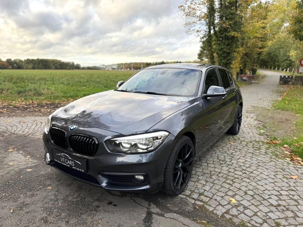 BMW 116I / NAVI / CRUISE CONTROL / PRIVACY GLASS / GARANTIE, Auto's, BMW, 5 deurs, 3 cilinders, BMW Premium Selection, Zilver of Grijs