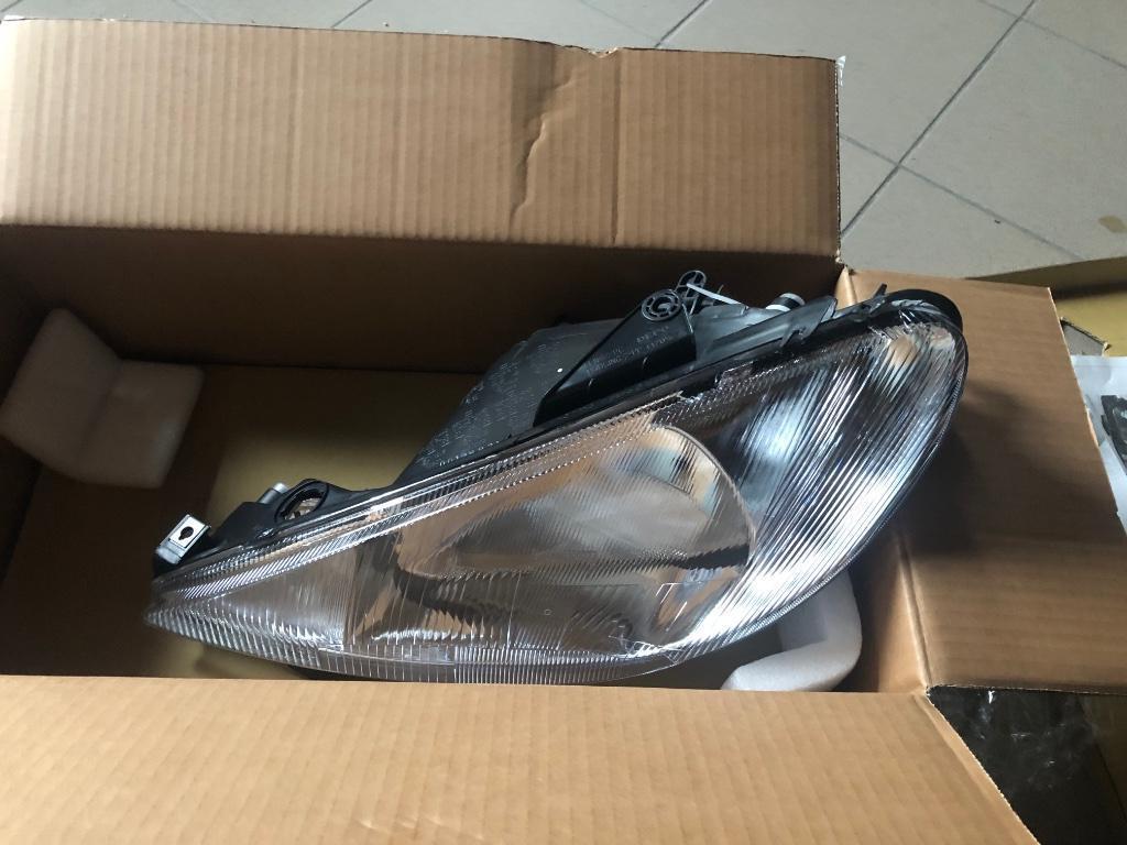 Phare/projecteur avant gauche Peugeot 206, Enlèvement ou Envoi, Neuf, Peugeot