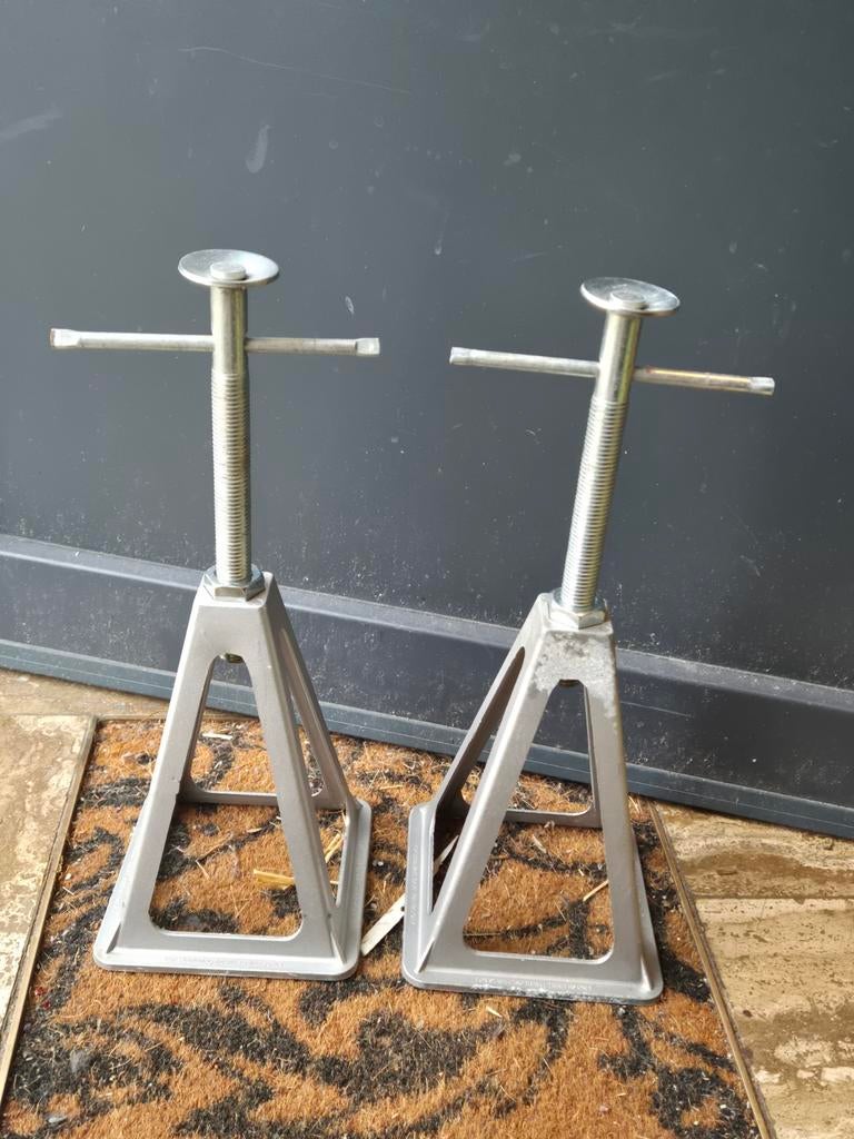 2 nieuwe assteunen alluminium 1000 kg, Ophalen