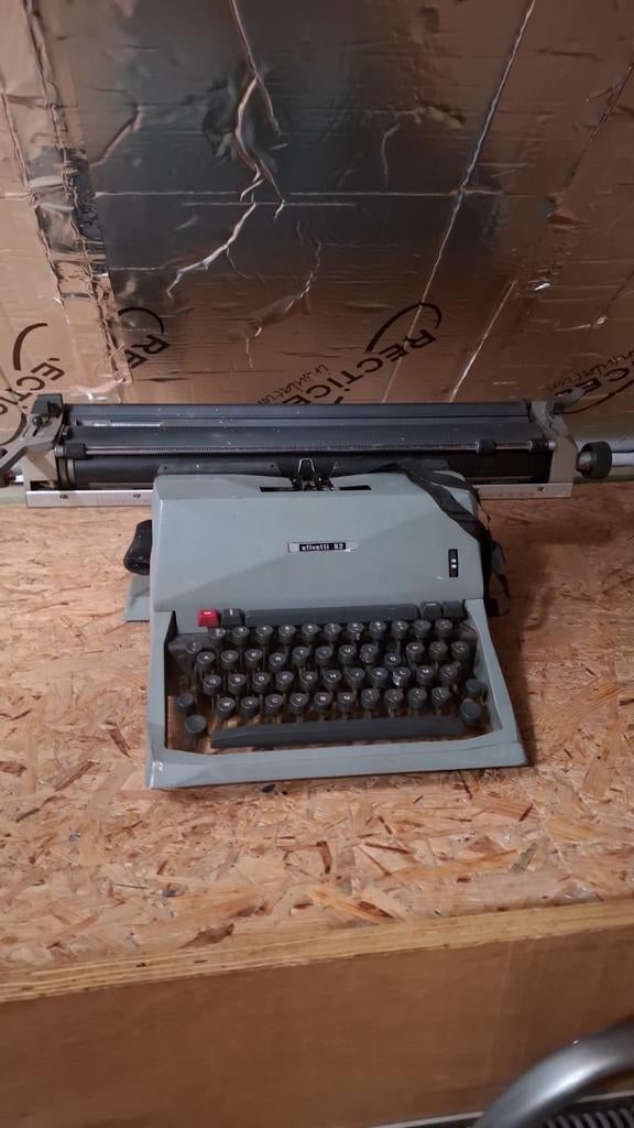 Olivetti 82 – Mechanische schrijfmachine (vintage), Ophalen