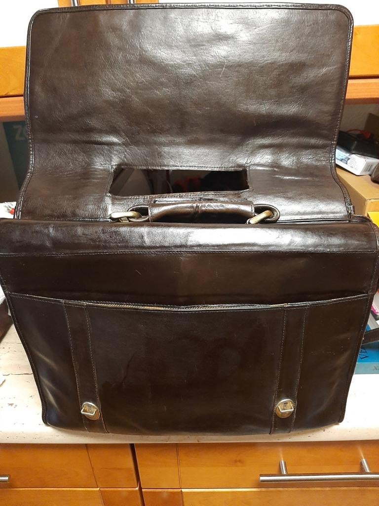 HISENSE robuste grande mallette en cuir marron foncé ITALY, Enlèvement ou Envoi, Comme neuf, Brun, Cuir