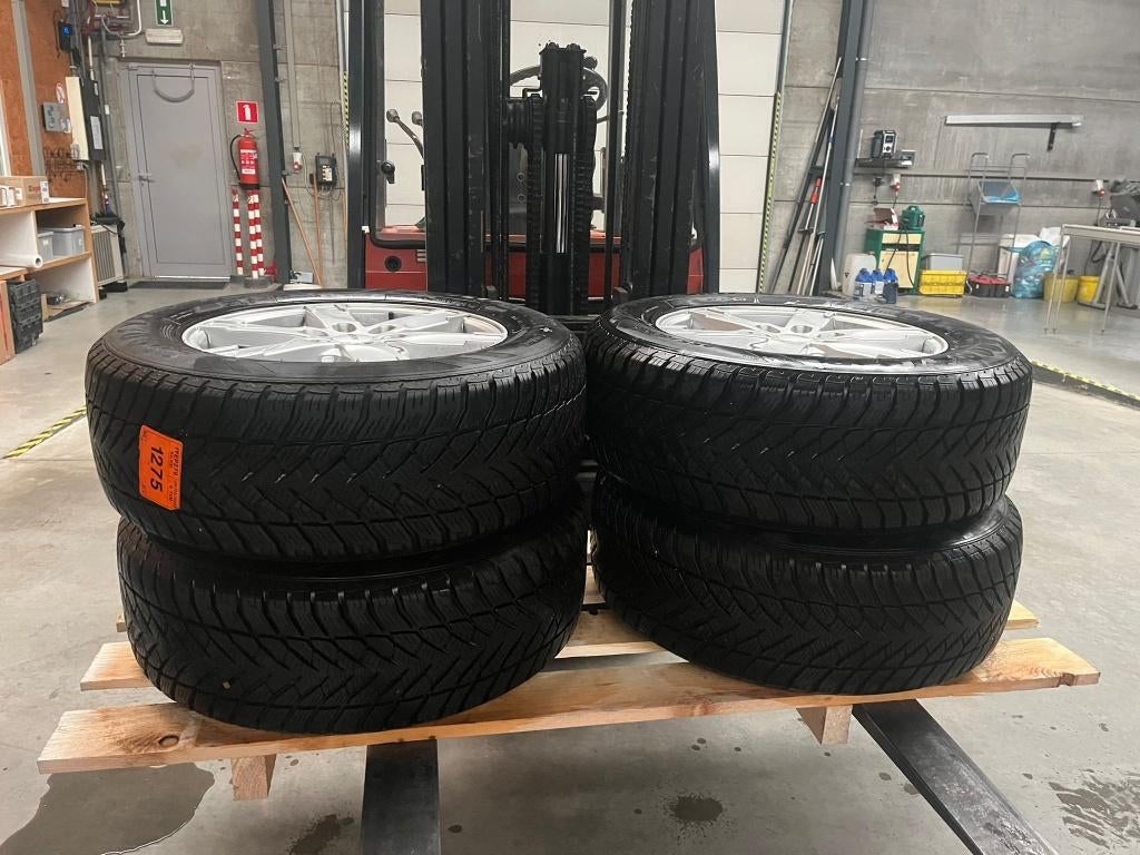 Lichtmetalen velgen + winterbanden, Ophalen, 18 inch, Gebruikt, 255 mm