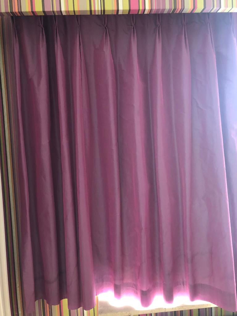 Roze tafta verduisterde gordijnen, Enlèvement, Utilisé