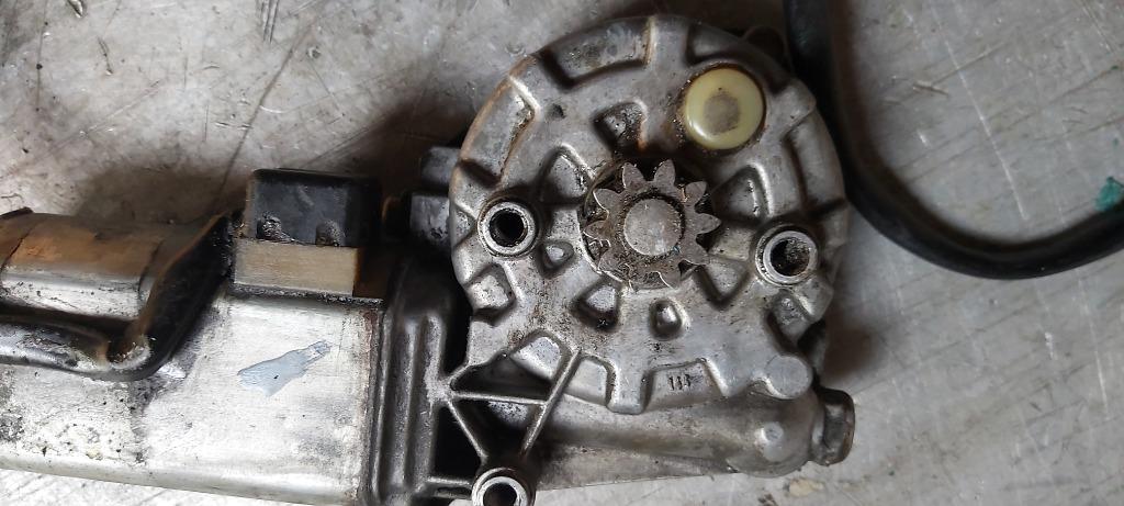 Lève-vitre moteur Oldtimer Mercedes 107, Autos : Pièces & Accessoires, Enlèvement ou Envoi